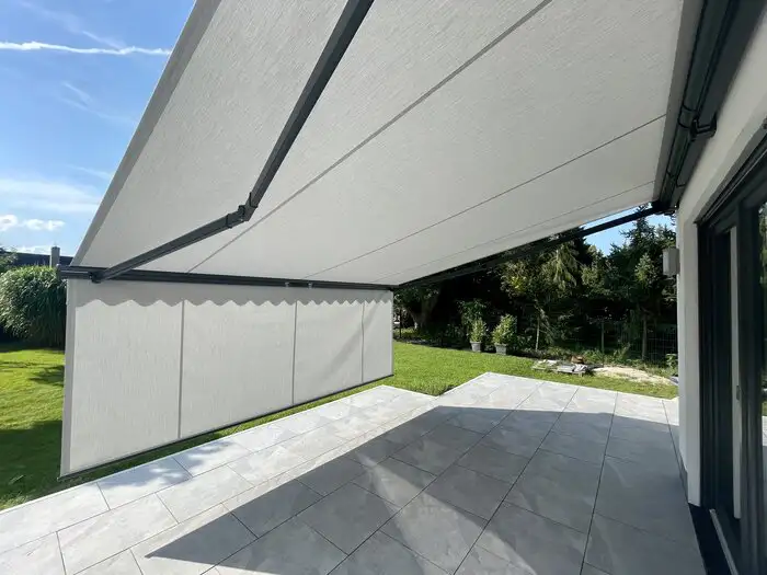 Pergola Markisen Berlin – großzügiger Sonnenschutz